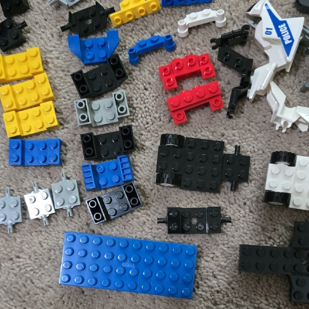 LEGO Automobile Pieces and Parts Building Blocks Set - Picture 5 of 16